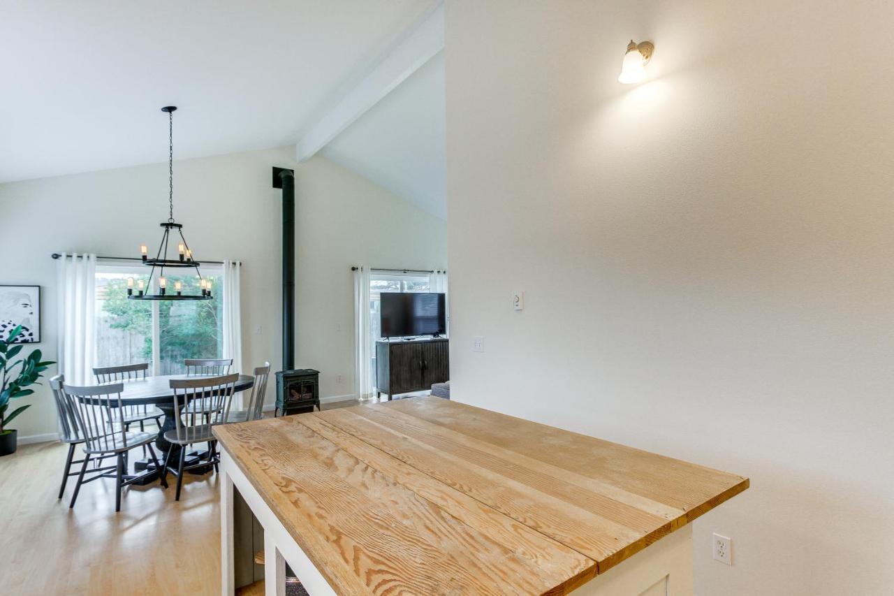 Airy Coastal Escape With Deck - Steps To Beach! Pacific Beach Bagian luar foto