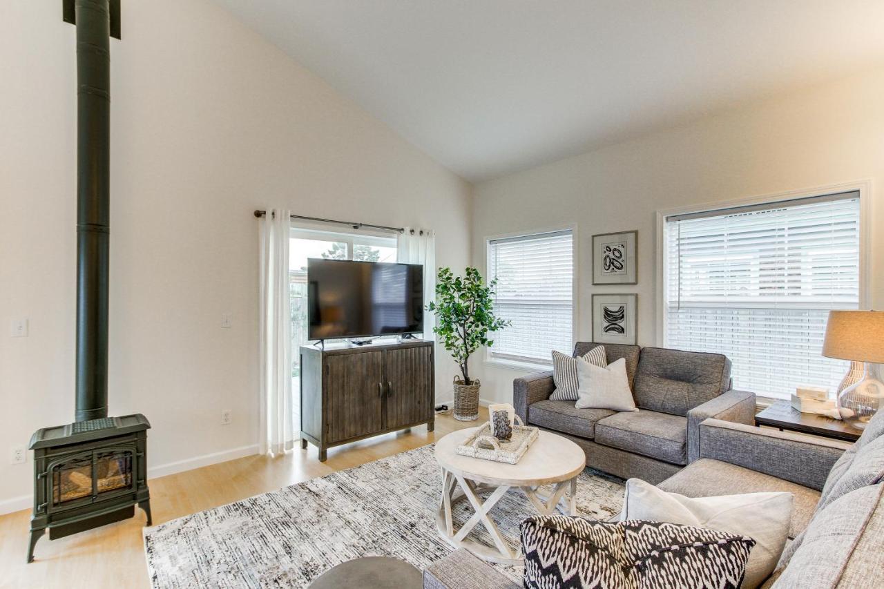 Airy Coastal Escape With Deck - Steps To Beach! Pacific Beach Bagian luar foto